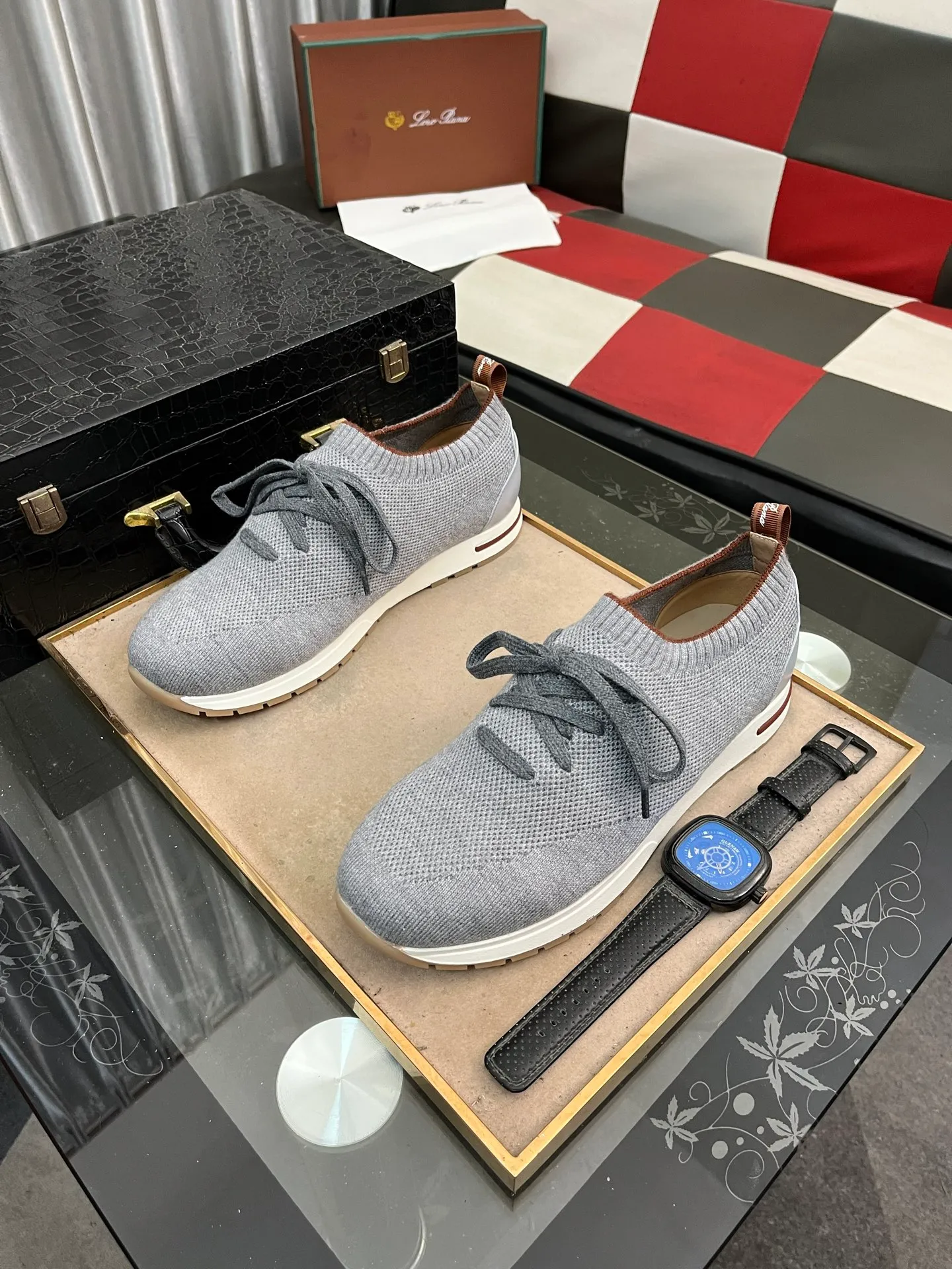 Men's shoes 💰420⌚️⌚️ (loro piana) new moccasin shoes official website original 1:1 mold opening, original quality 💯 fine workmanship, high-end luxury ☘ The upper is made of original waterproof treatment breathable fly-woven suede 🌴 luxury 🐂 leather lining 🍓 rubber wear-resistant outsole, size 38-44 (size 45 can be customized) 5️⃣ colors available